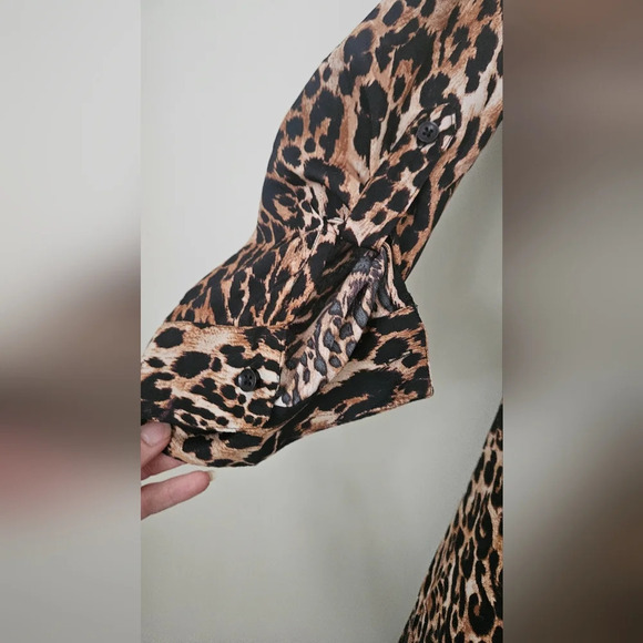 Truly 4 You Leopard print button down shirt dress. Size medium NWT - Picture 9 of 12